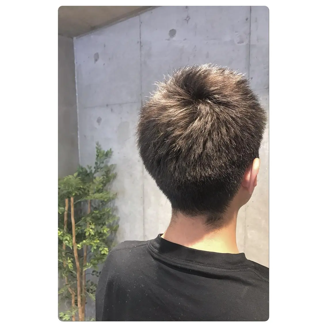 カラー ブリーチ 杉山 憂人のヘアスタイル