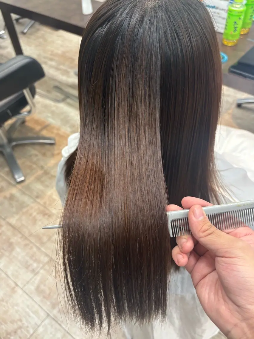 セミロング 岡本 大吉のヘアスタイル