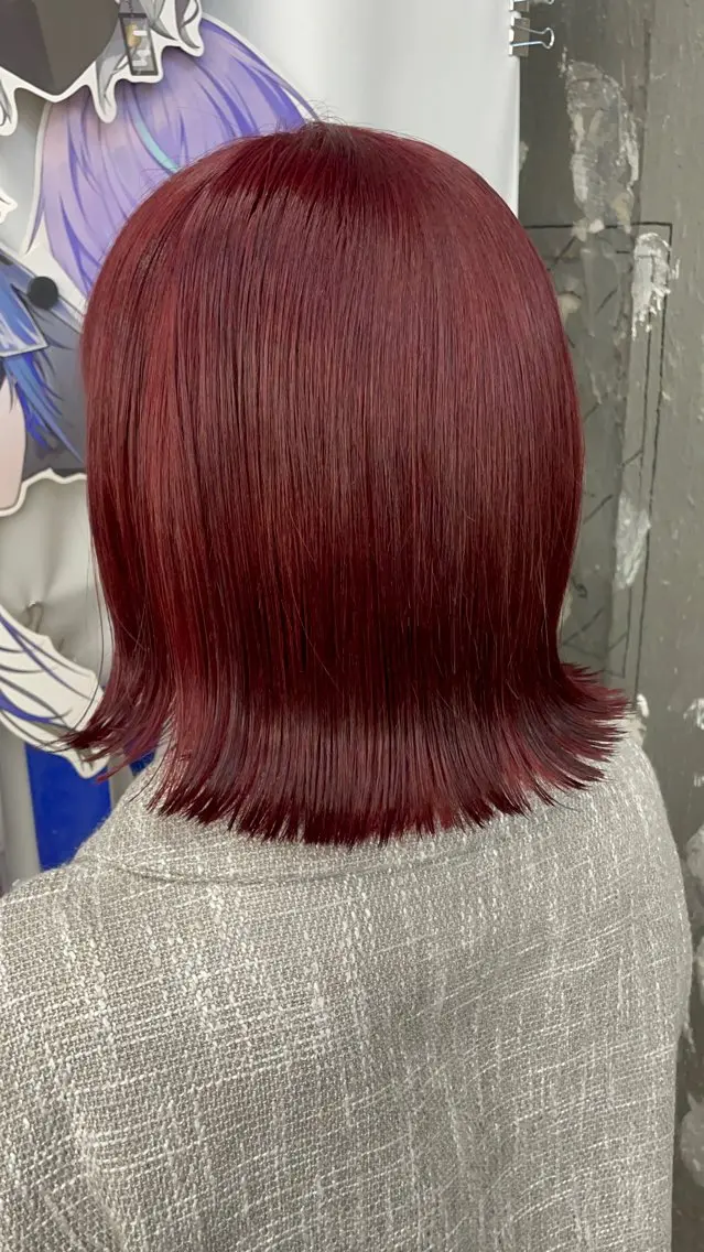 ミディアム カラー ボルドーカラー ヘアカラー トリートメント インナーカラー 推し ブリーチ  髪質改善のヘアスタイル