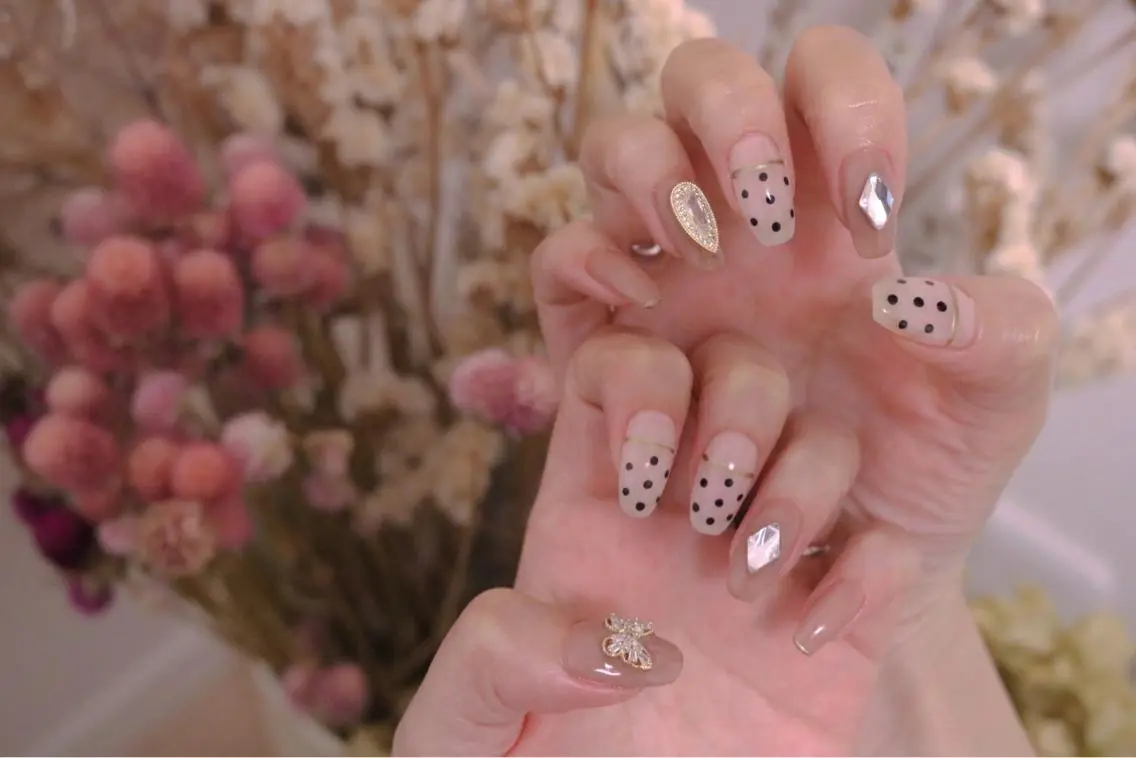 ネイル オーロラネイル カジュアル ジェルネイル マグネットネイル マットネイル ハンドネイル MH Nailのネイルデザイン