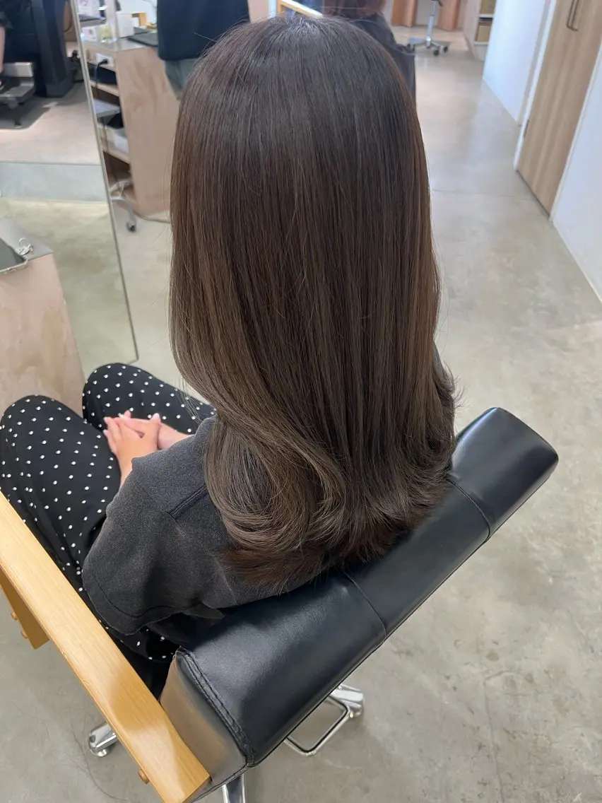 ロング カット ヘアカラー トリートメント vince. moekoのヘアスタイル