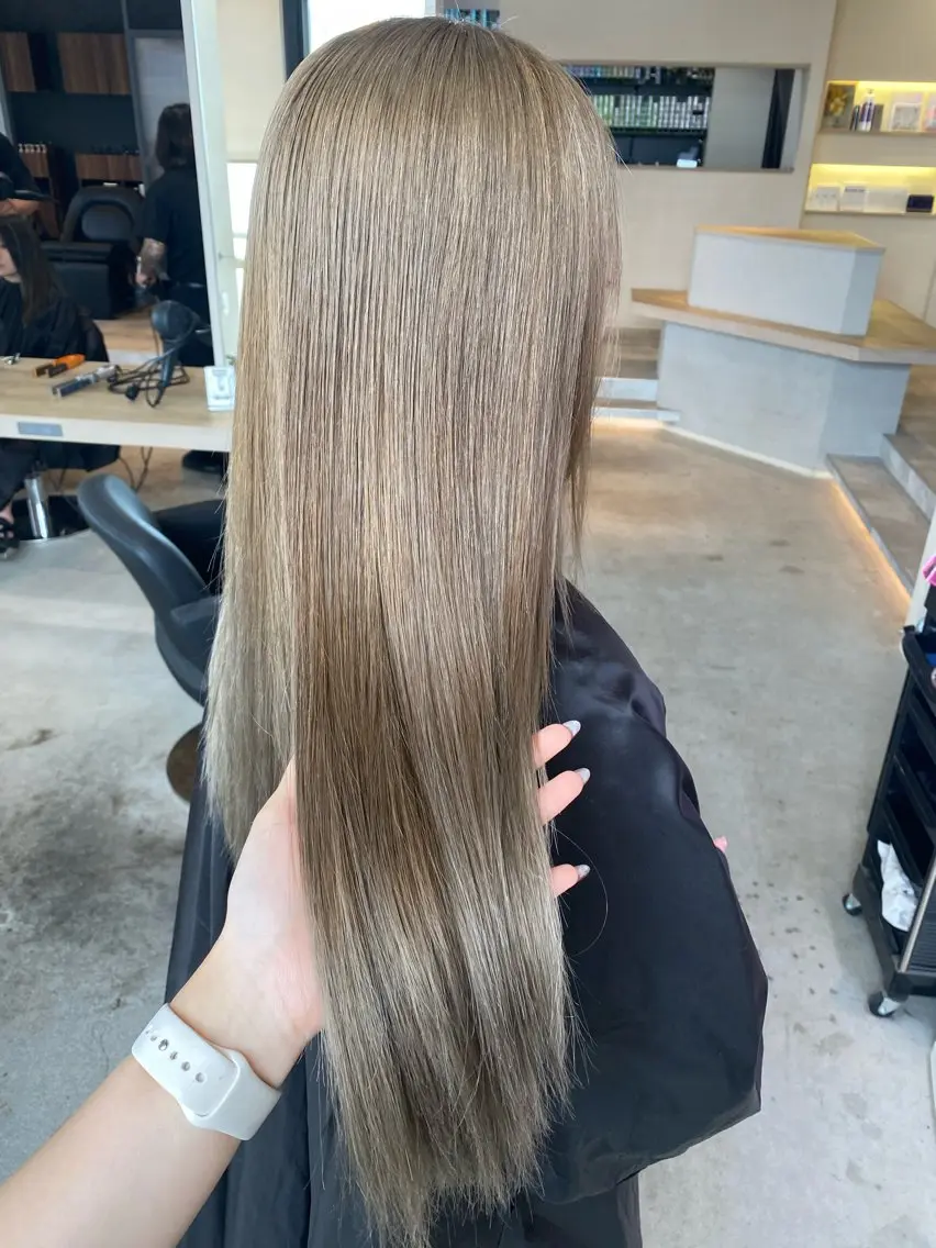 カラー ダブルカラー ヘアカラー 才田 まりなのヘアスタイル
