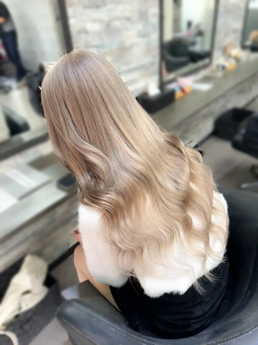 ロング カラー カット ヘアカラー トリートメント エクステ ハイトーンエクステ 🎩カズキ🎩のヘアスタイル