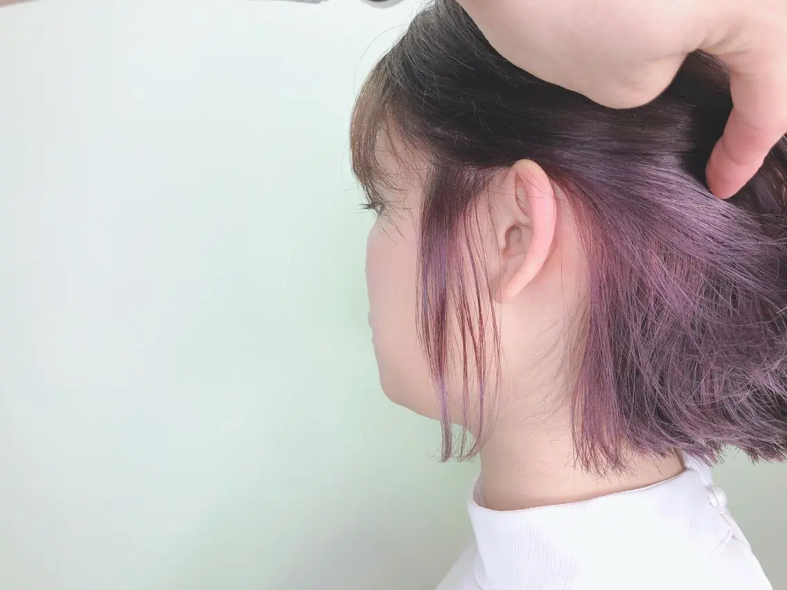 ショート カラー パープルカラー カット パーマ トリートメント ヘアセット 💜髪質改善美髪💜 星野清光のヘアスタイル