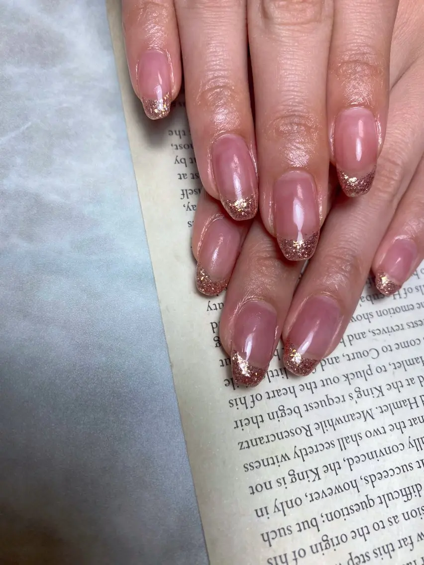 ネイル フレンチネイル ラメ(グリッター) 🌿Charme🌿 MAIのネイルデザイン