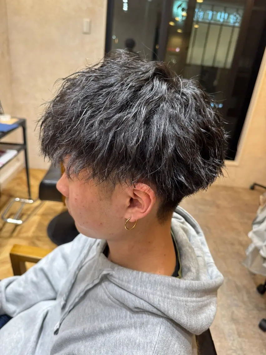 ショート パーマ メンズ メンズパーマ ツイストスパイラルパーマ スパイラルパーマ カット パーマ 松ヶ迫 珠里のヘアスタイル