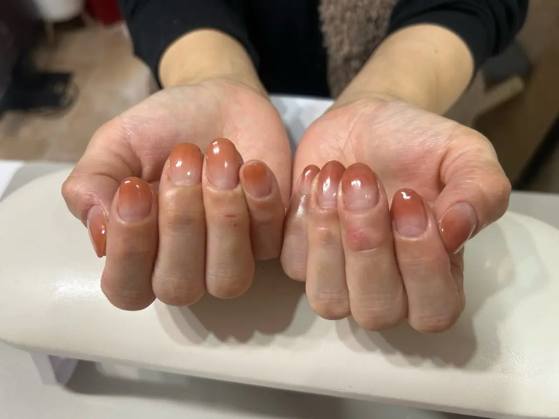ジェルネイル☆ワンカラーorグラデーション【オフ無し限定】3300円→3000円の写真
