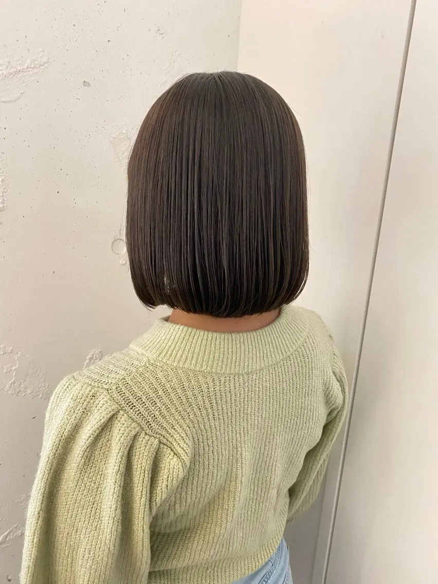 ミディアム カラー ボブ 関 桃萌果のヘアスタイル