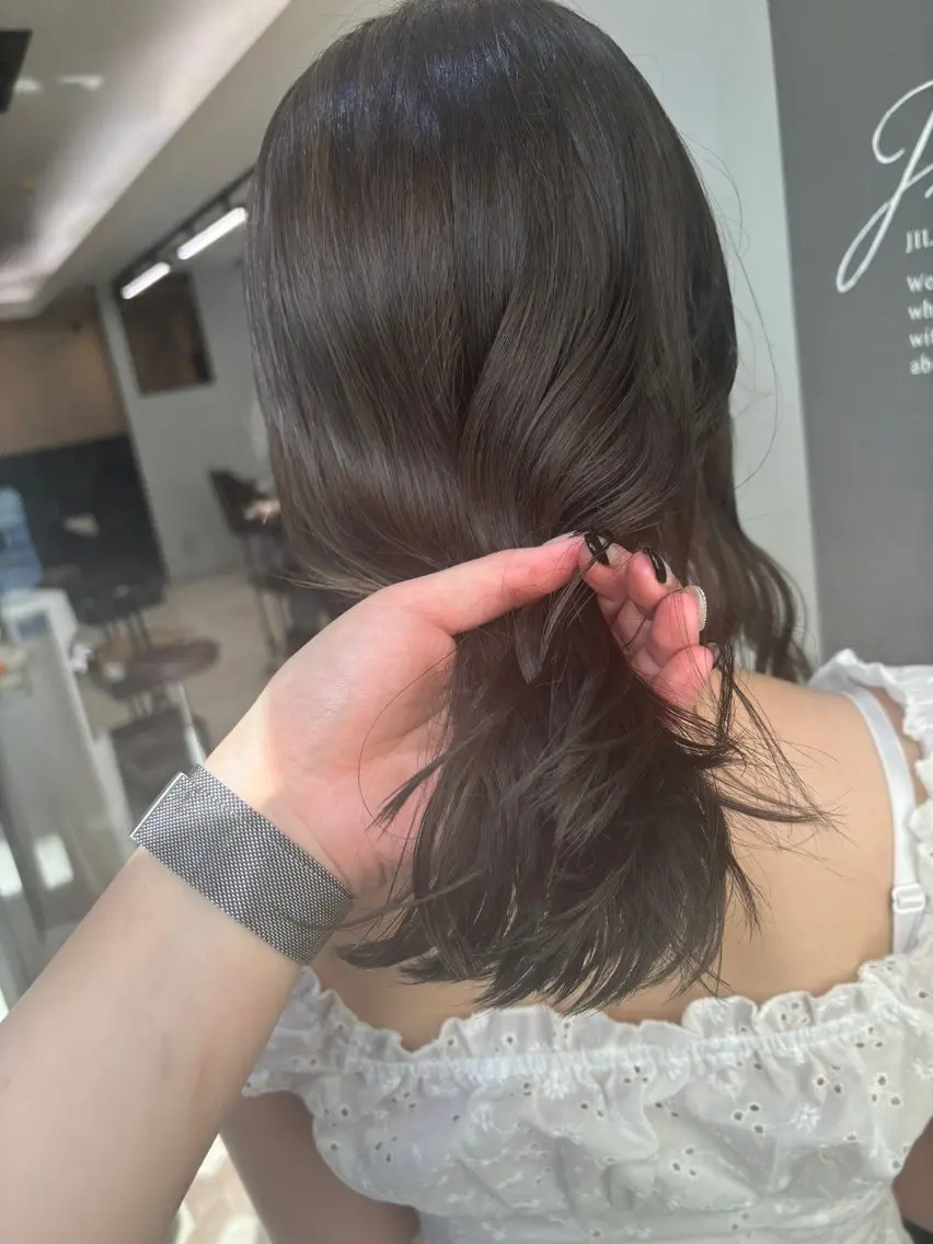 セミロング カット ヘアカラー トリートメント ブリーチなしWカラー ヘアセット菜希のヘアスタイル
