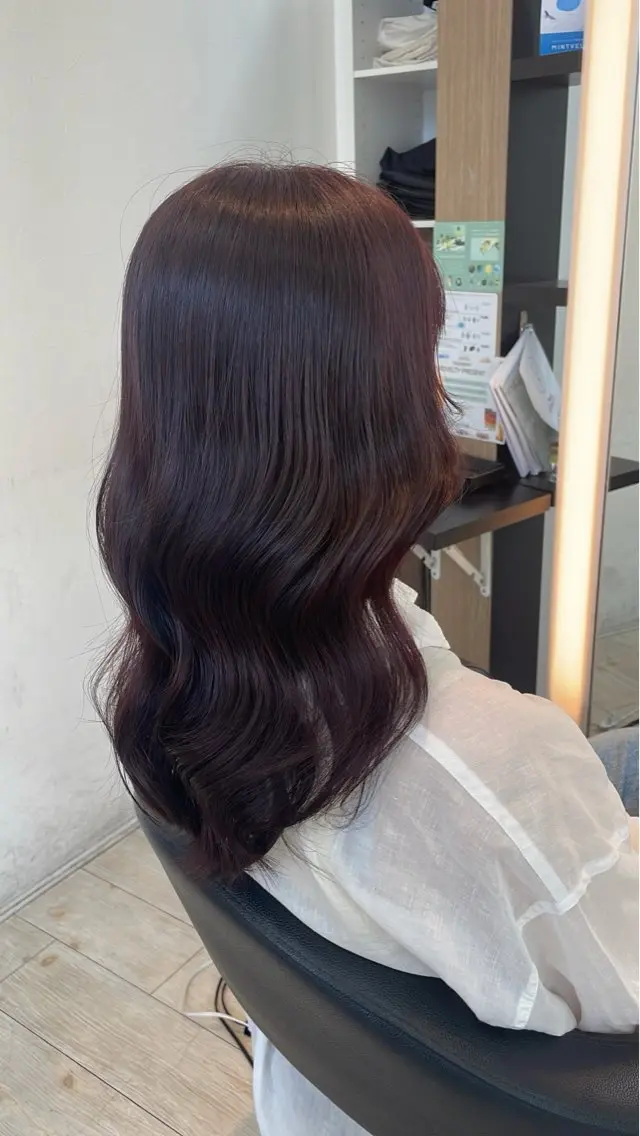 セミロング カラー ブリーチ カシス ブリーチなしカラー パープルカラー ヘアカラー トリートメント ブリーチ/髪質改善/ ハイトーン/暖色のヘアスタイル