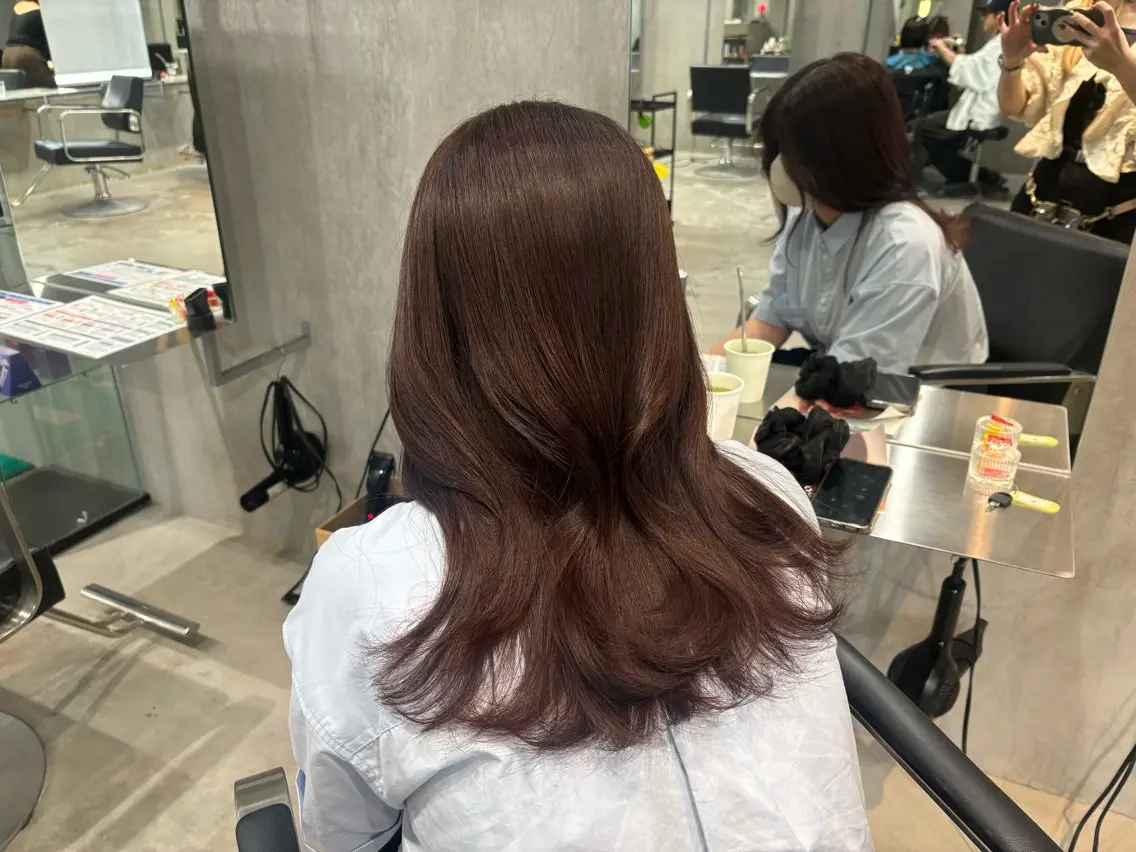 ミディアム レッドブラウン カット ヘアカラー 小玉 唯依のヘアスタイル
