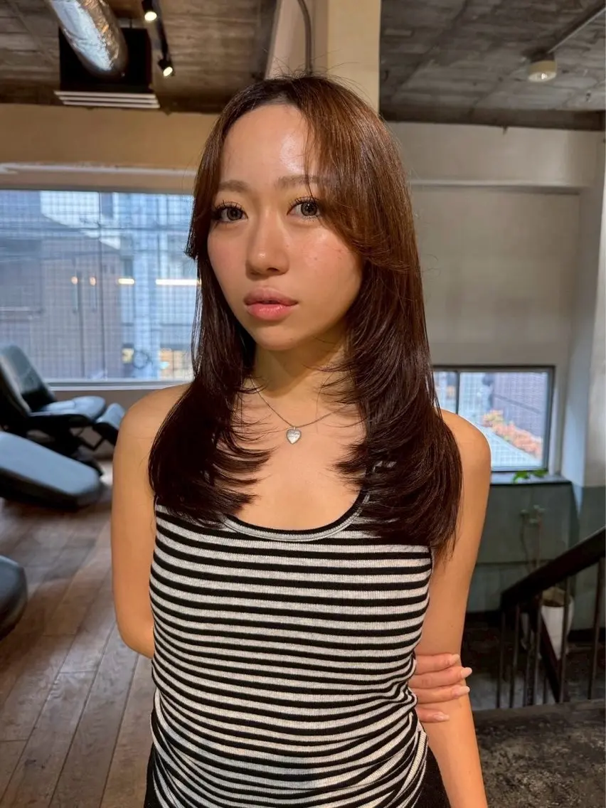 ミディアム ミディアムレイヤー レイヤーカット カット トリートメント まろやか透明感 カラー / Meiのヘアスタイル