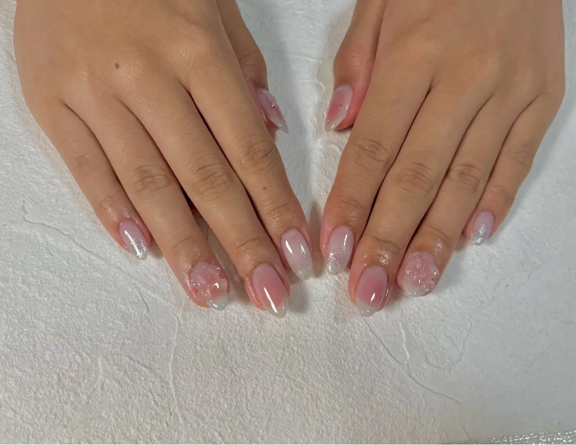 ネイル オーロラネイル フットネイル フレンチネイル ジェルネイル マグネットネイル kiki nail たまプラーザのネイルデザイン