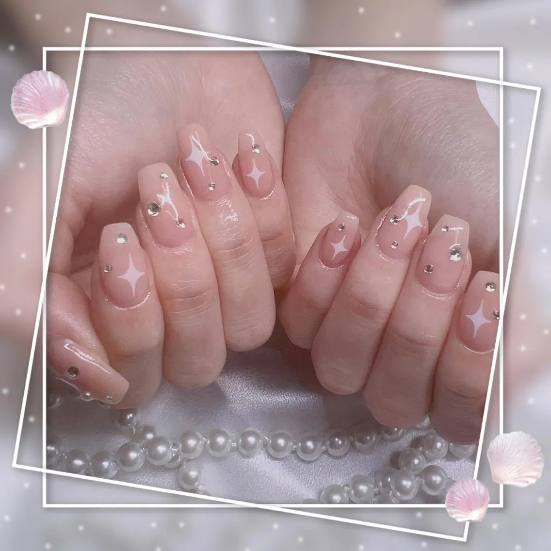 ネイル フレンチネイル キラキラネイル 韓国ネイル マグネットネイル マグネットフレンチ ハンドネイル ハンドケア Chill Nailsalonのネイルデザイン