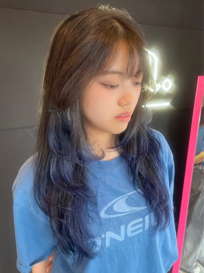 ロング カラー レイヤーカット  ︎︎ 寧音のヘアスタイル