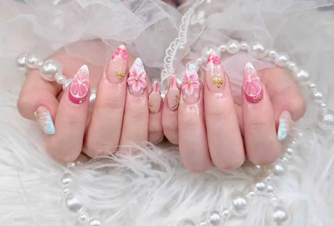 ネイル フレンチネイル ロングネイル 持ち込み ストーンネイル ワンホンネイル Melia Nailsのネイルデザイン