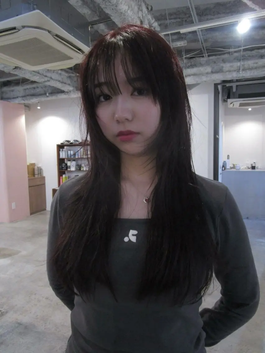 ロング パーマ 顔周りカット レイヤーカット ストレートパーマ カット 縮毛矯正 yu maのヘアスタイル