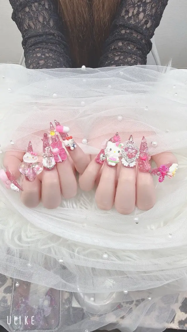 ネイル アートネイル オーロラネイル ボルドー チークネイル フレンチネイル ハンドネイル Sakura Nail Salonのネイルデザイン