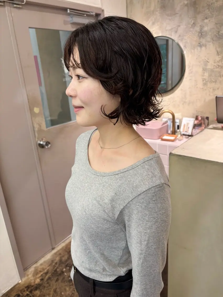 ショート パーマ ボブ 顔周りカット カット パーマ 美空🐇 レイヤー / 透明感カラー🩰のヘアスタイル
