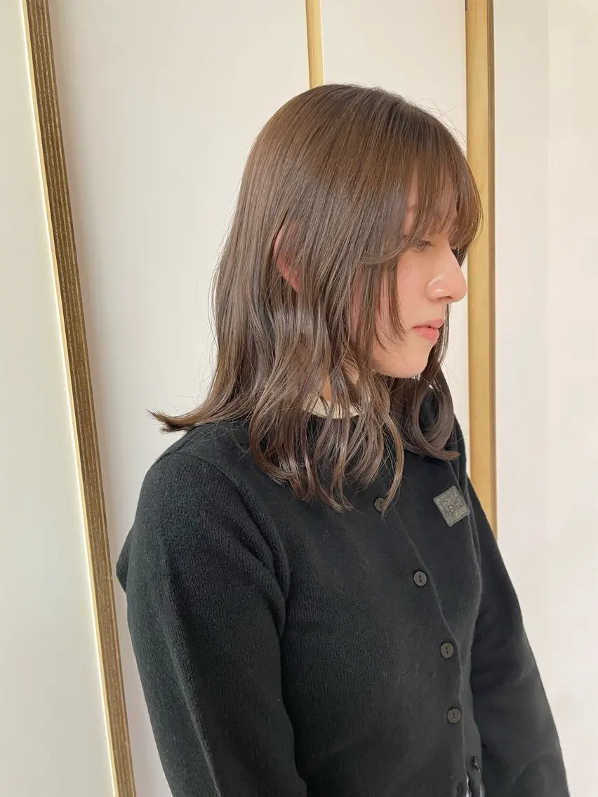 ミディアム 顔周りカット レイヤーカット DEEokazaki hina.Oのヘアスタイル