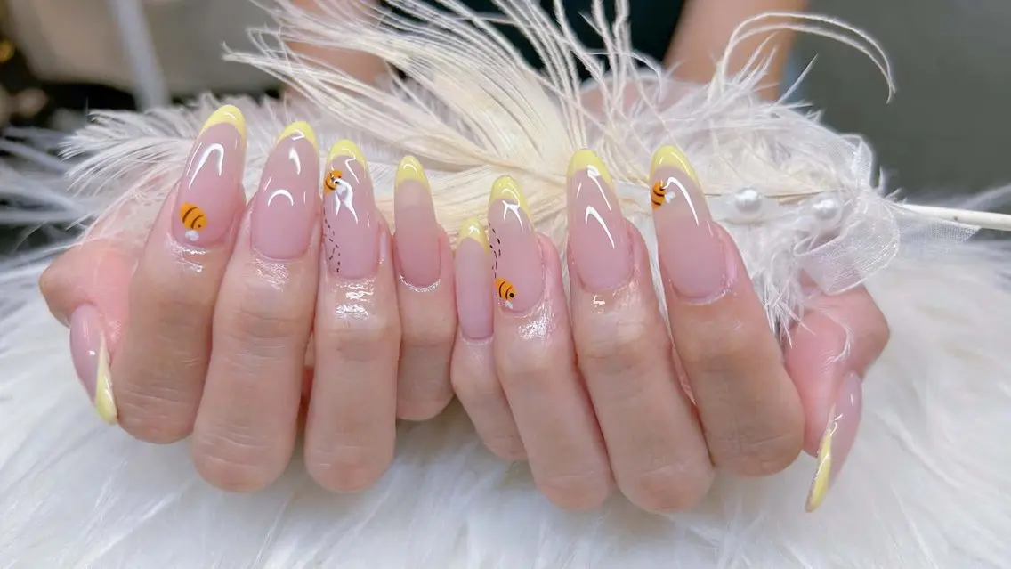 ネイル キラキラネイル 春ネイル Gold Nail 千葉/風香のネイルデザイン
