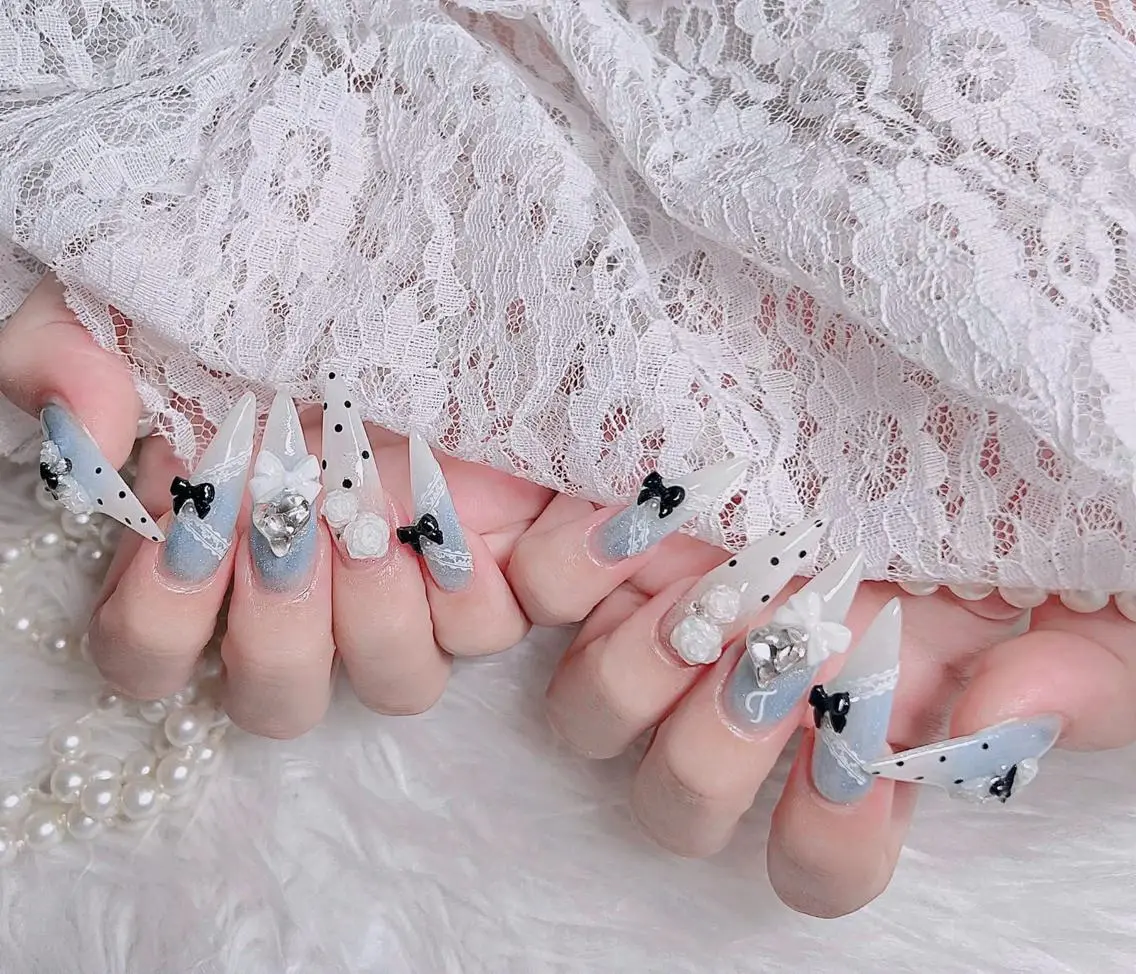 ネイル フレンチネイル ジェルネイル ハロウィン 韓国ネイル マグネットネイル ハンドネイル Hbaby nailのネイルデザイン