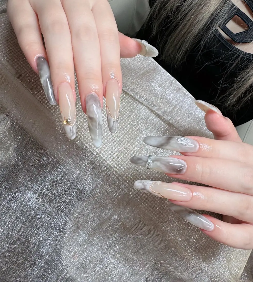 ネイル フレンチネイル ジェルネイル ガラスフレンチ ハロウィン ハート ハンドネイル H.baby Nail Salonのネイルデザイン