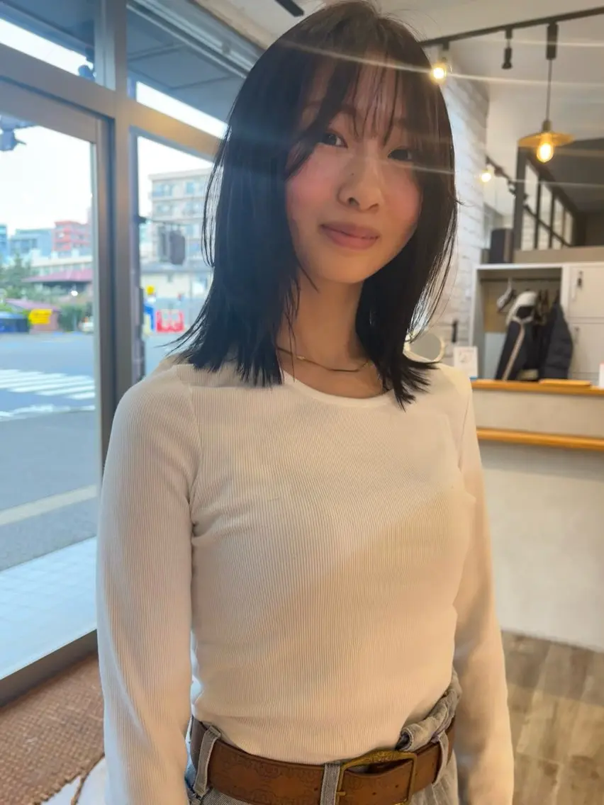 セミロング カラー レイヤーカット 迫 裕美のヘアスタイル
