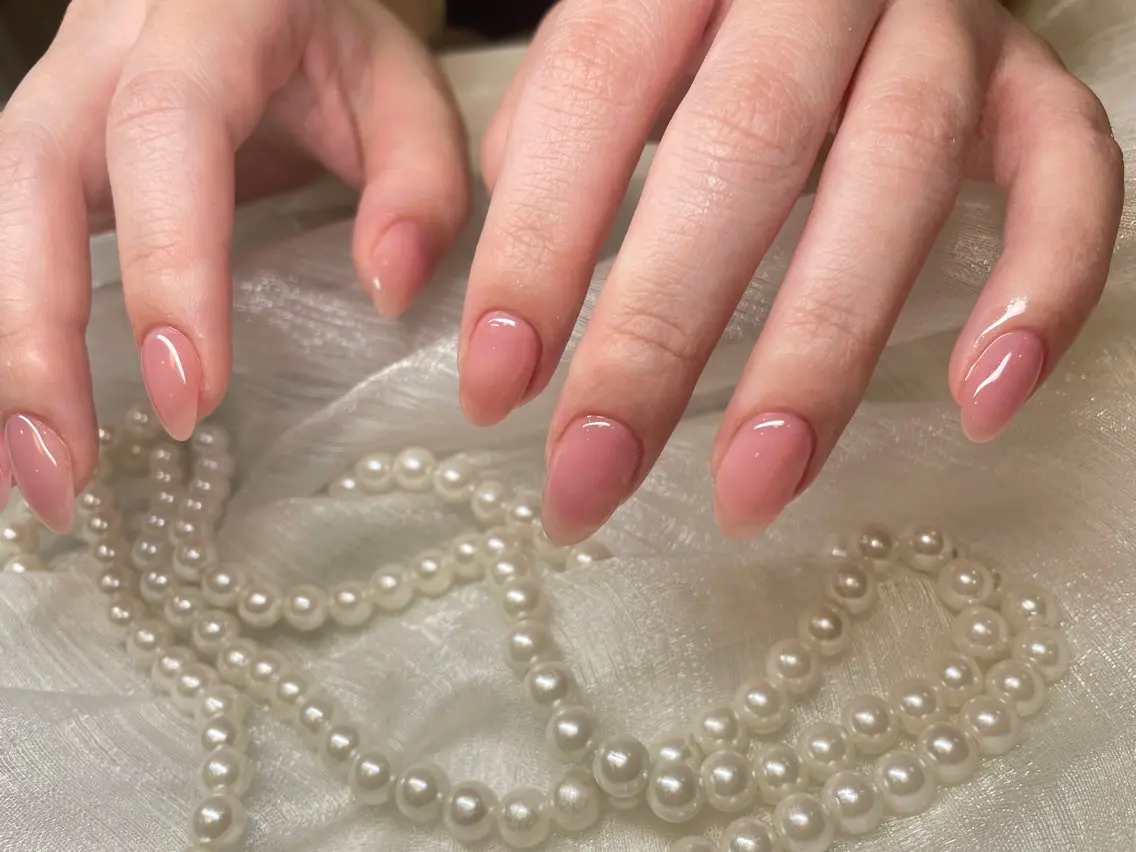 ネイル 長さ出し フットネイル フレンチネイル ジェルネイル ガラスフレンチ More Glam八王子店のネイルデザイン