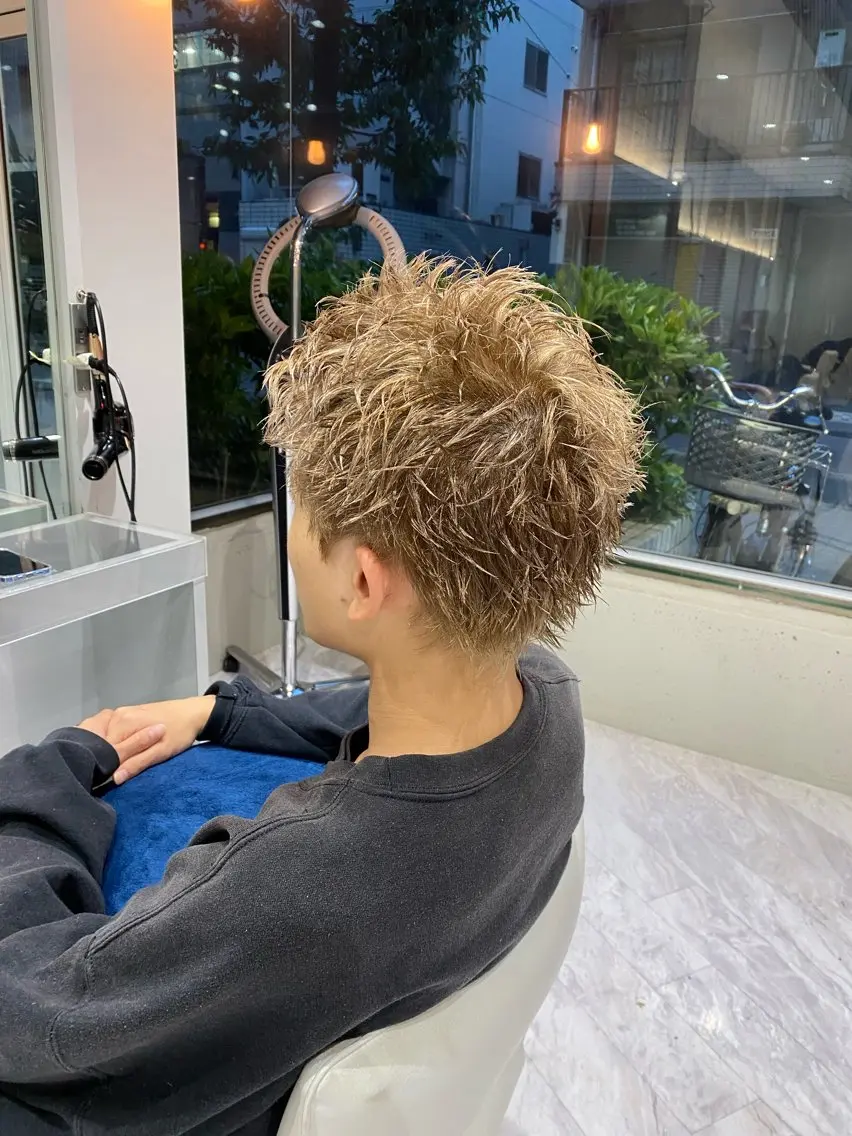 ショート カラー メンズ メンズブリーチ スパイキーショート ベージュカラー ブリーチ ケアブリーチ Riganuts王子 Hayato✂︎のヘアスタイル