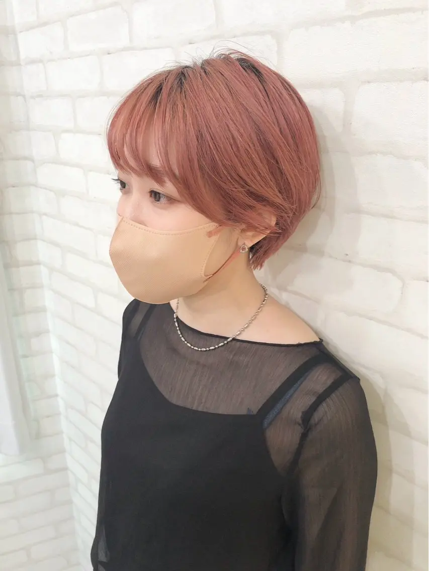ショート カラー ベージュカラー ブリーチ ダブルカラー ピンクカラー ピンクベージュ カット ヘアカラー レイヤー/透明感 HIRARIのヘアスタイル