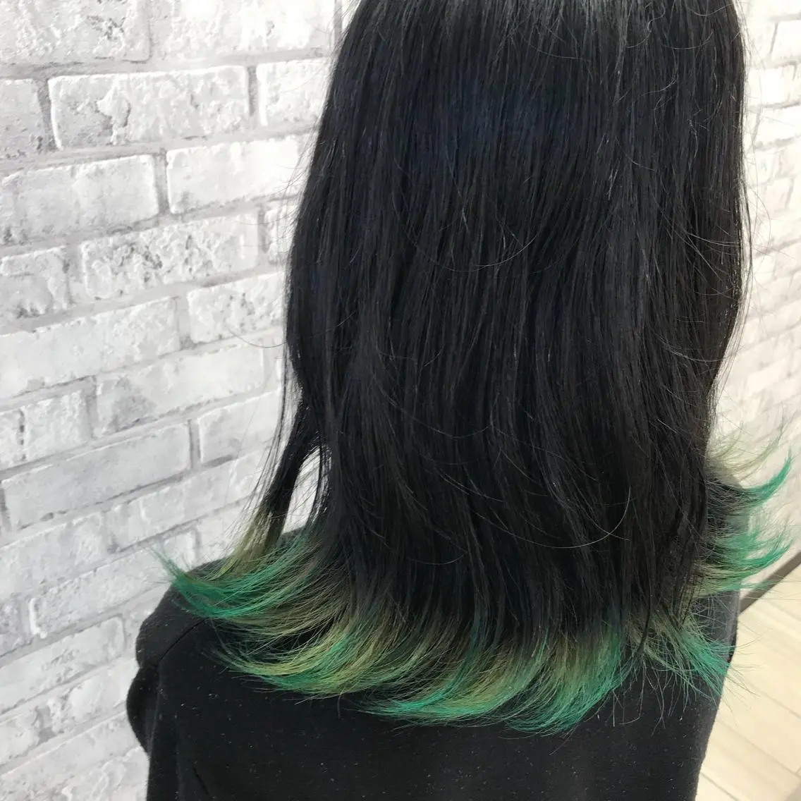 セミロング カラー Oopsレイヤー 加藤澄都のヘアスタイル