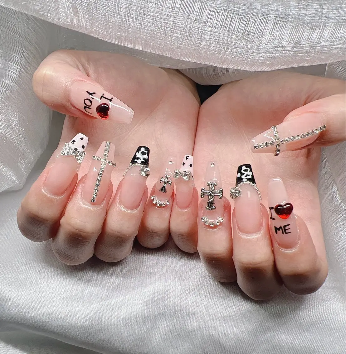 ネイル ハンドネイル Lee Nailsのネイルデザイン