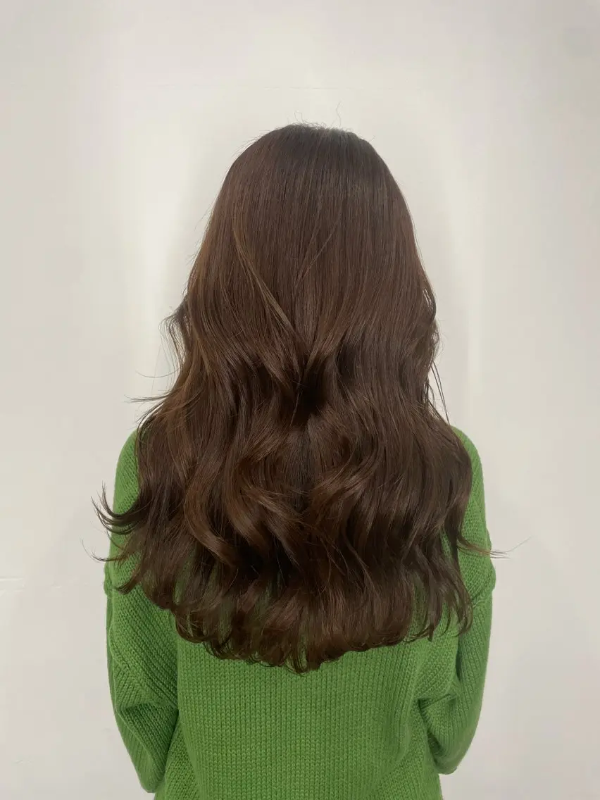 セミロング カラー 艶カラー✨レイヤー 𝐚𝐲𝐚𝐤𝐚のヘアスタイル