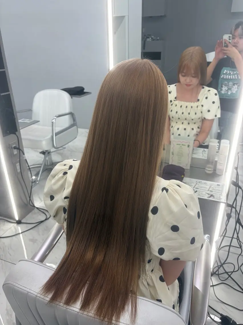 ロング ヘアカラー ハイトーン✖️ 縮毛矯正シュンペイのヘアスタイル