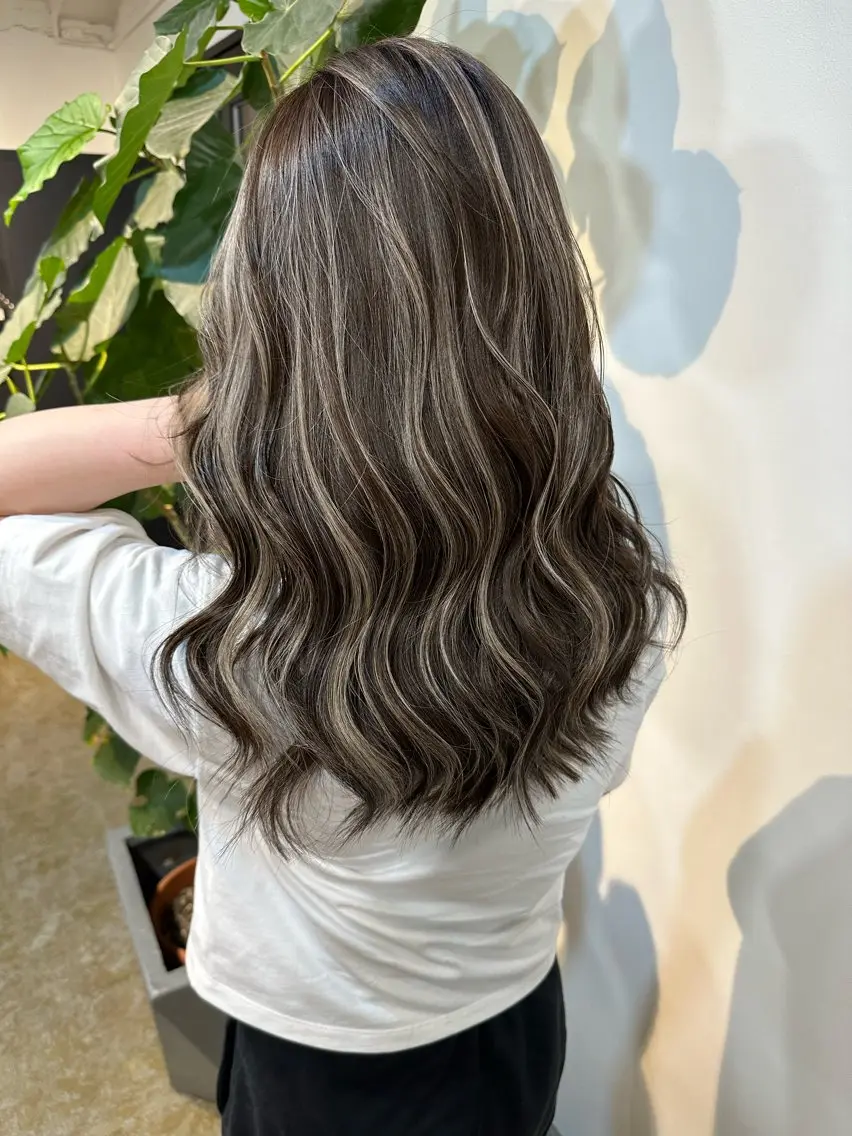 ロング ヘアカラー 心斎橋/海外レイヤー 募集中三好玲奈のヘアスタイル