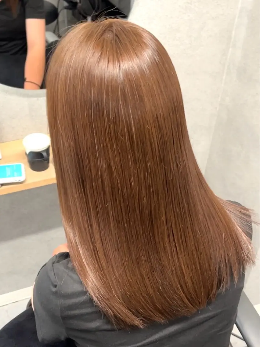 ミディアム カット ヘアカラー トリートメント 透明感カラー/レイヤ ー/顔まわり/辻部のヘアスタイル