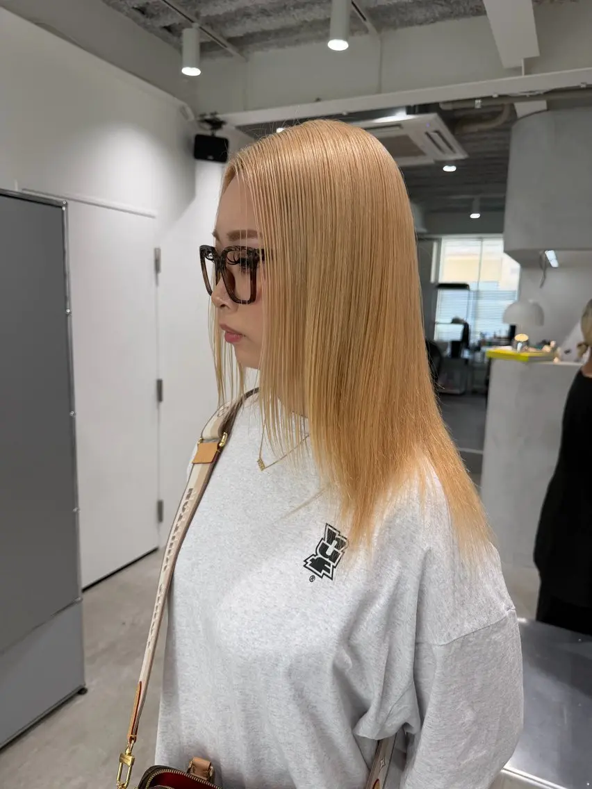 ショート カラー 抜きっぱなしブロンド ブロンド ヘアカラー 天神/大名 ハイトーン/エクステのヘアスタイル