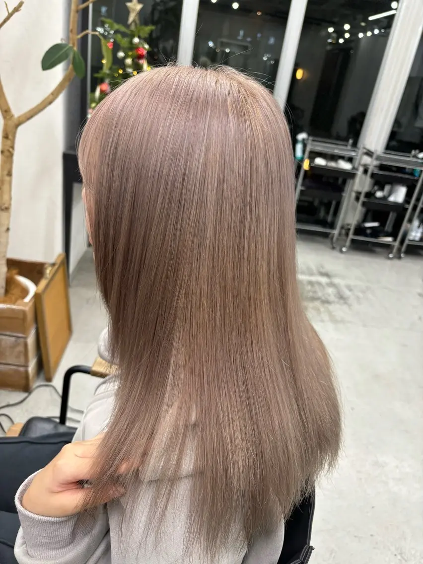 ロング カラー ヘアカラー 坂齋大地／レイヤー/ ミルクティーのヘアスタイル