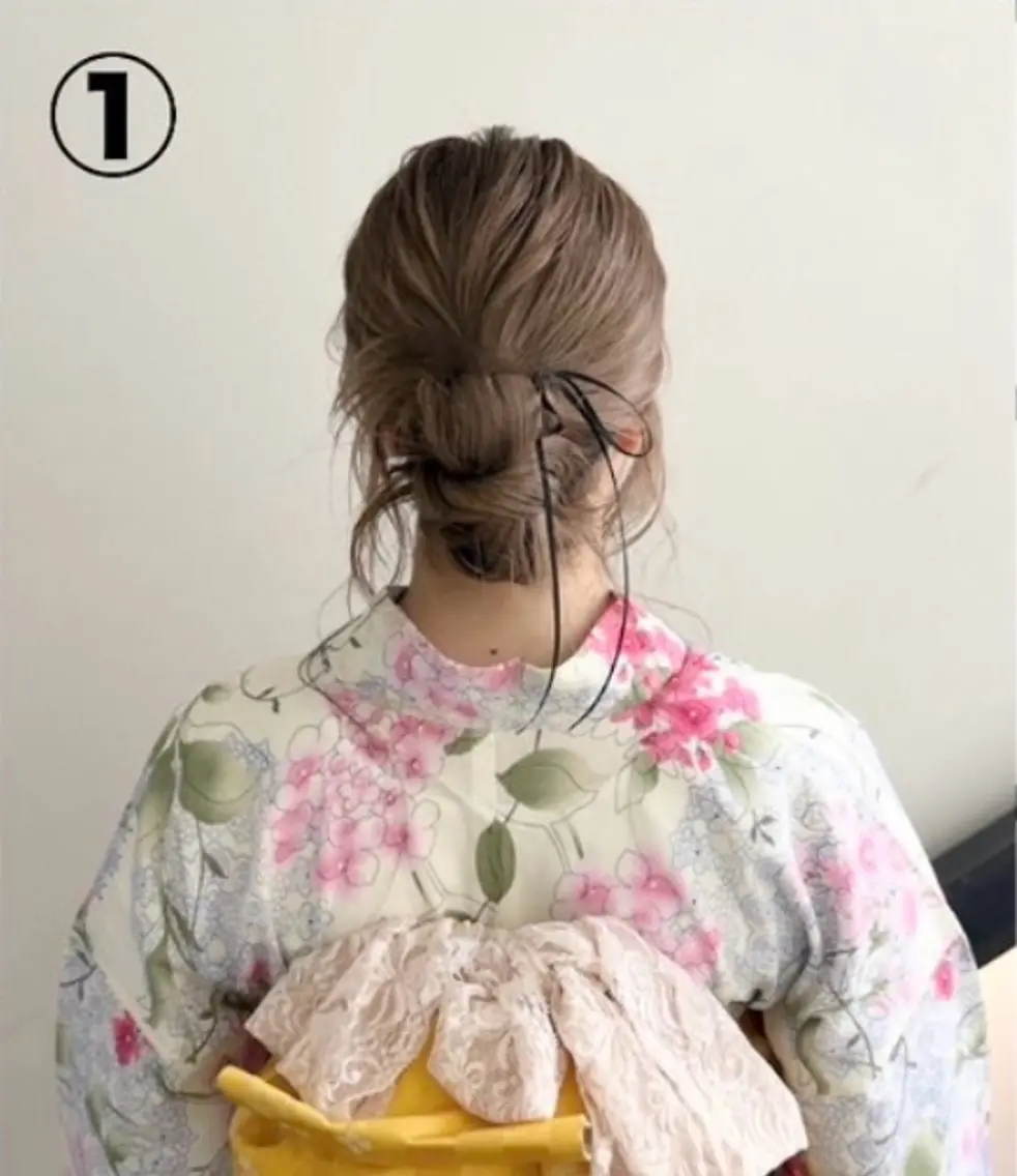ロング ヘアアレンジ 成人式 ローシニヨン 顔周りカット ハイライト 髪質改善 暖色カラー/ パリジェンヌ💟みくのヘアスタイル