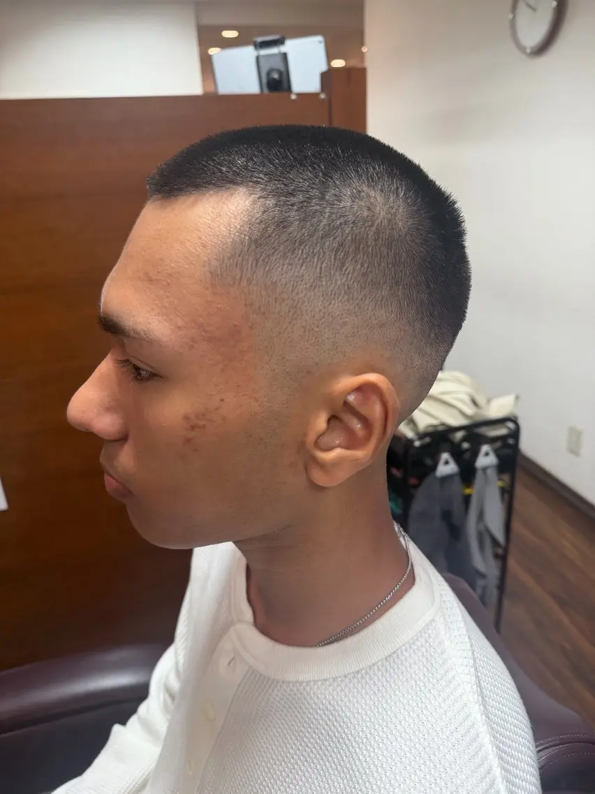 ショート メンズ 糸山 仁のヘアスタイル