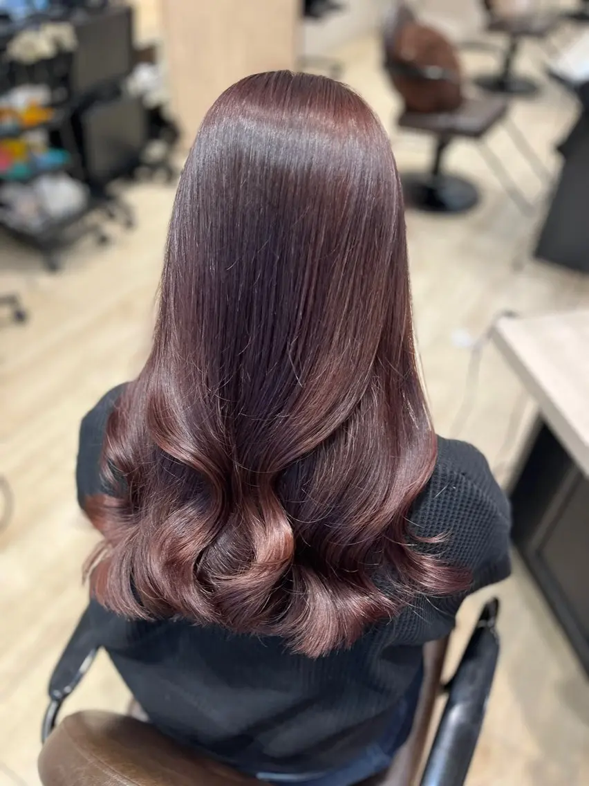 セミロング カラー 黒髪 ブリーチ ブラウンカラー ダブルカラー ブリーチなしカラー カット ヘアカラー トリートメント mako︴ Euphoriaのヘアスタイル