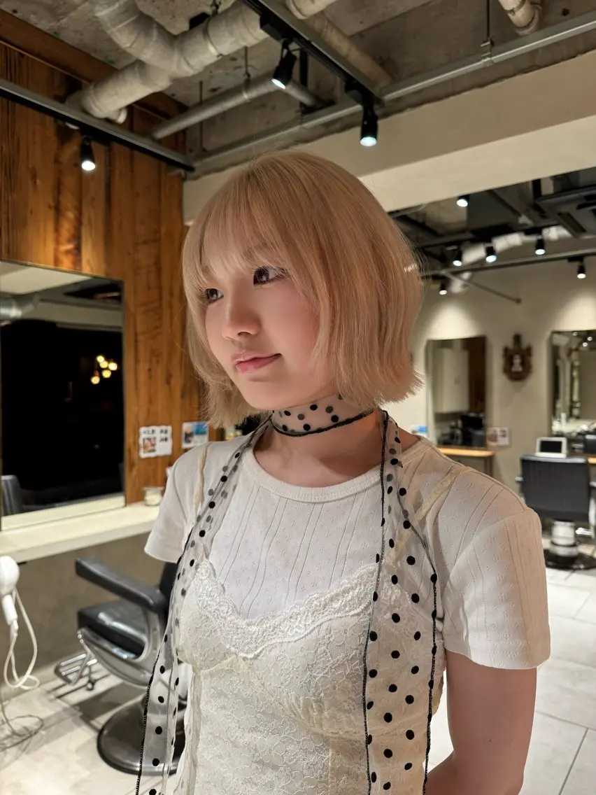 SAYA NEWTONのヘアスタイル