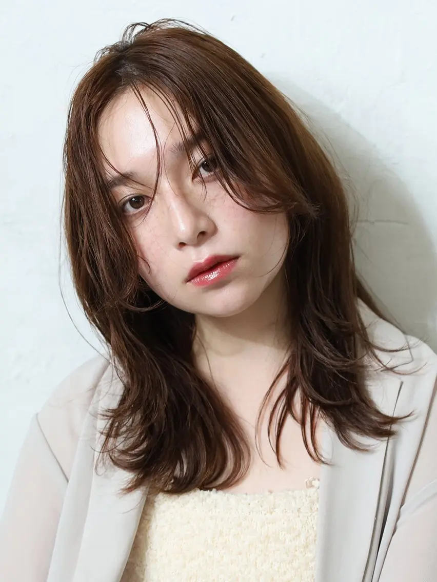 ミディアム カラー カット ヘアカラー トリートメント ヘアセット アース 新越谷店💇‍♀️のヘアスタイル
