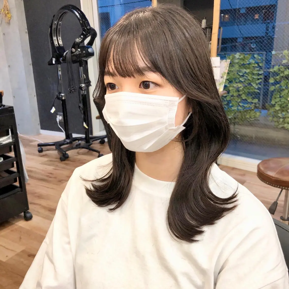 セミロング カラー くびれヘア 韓国風ヘア カット ヘアカラー トリートメント トレンドヘア🌿 chinariのヘアスタイル