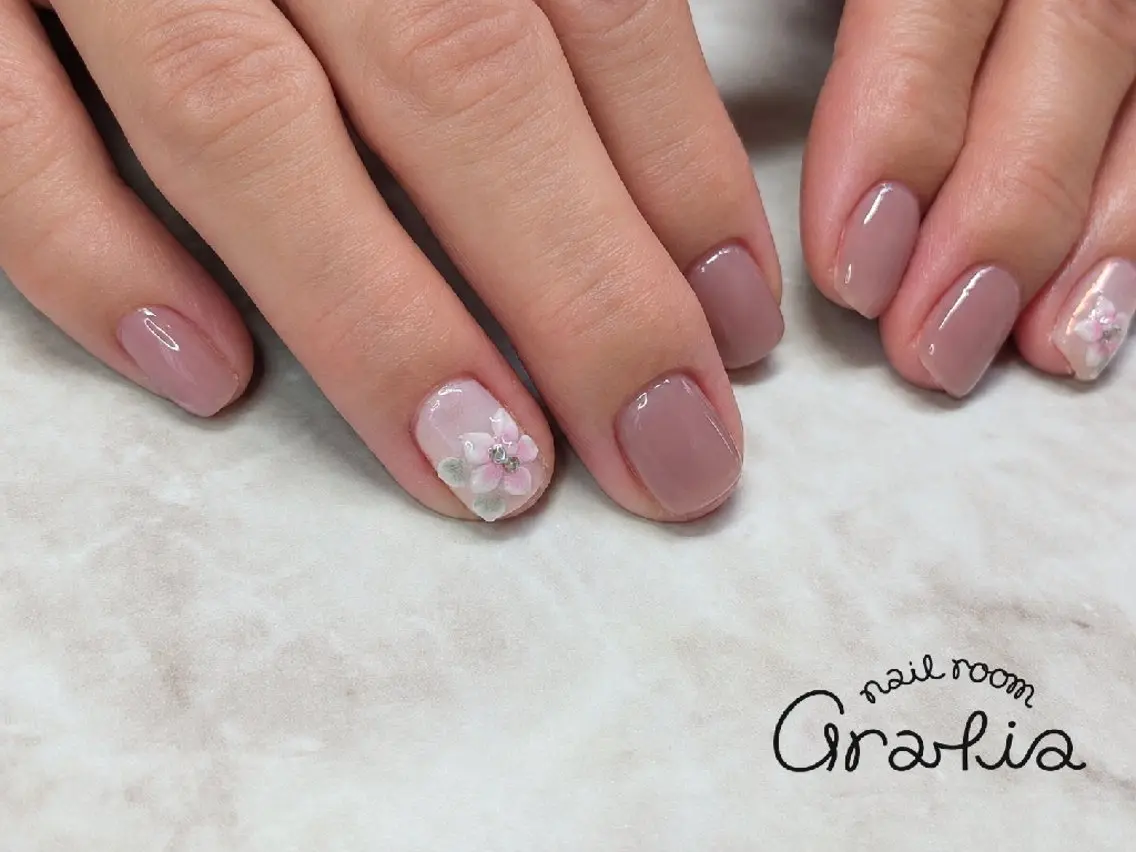 ネイル ハンドネイル nail room gratia のネイルデザイン