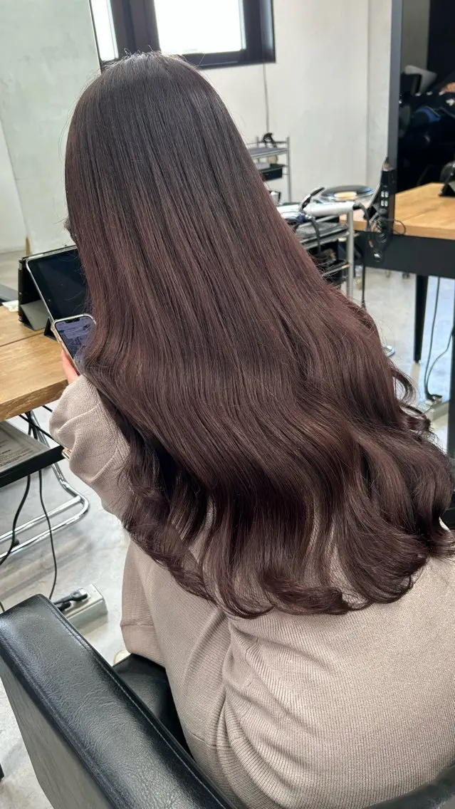 ロング カラー ブリーチ ボルドーカラー カシス ダブルカラー ブリーチなしカラー RYOSUKE ハイトーンのヘアスタイル