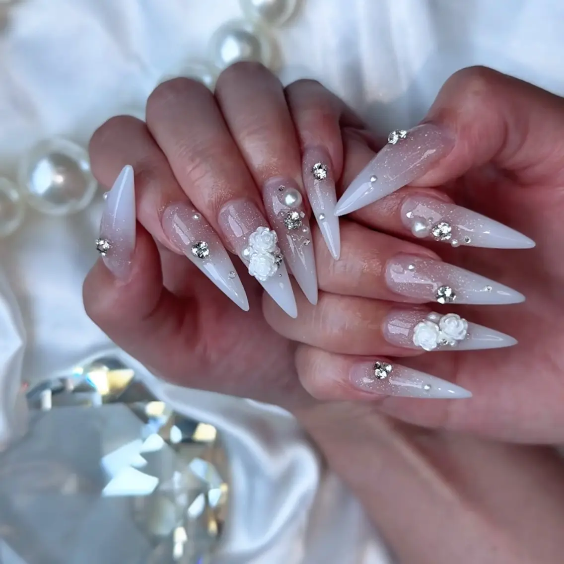 ネイル キラキラネイル シンプルネイル 春ネイル ワンホンネイル 冬ネイル ハンドネイル SORA Nailのネイルデザイン