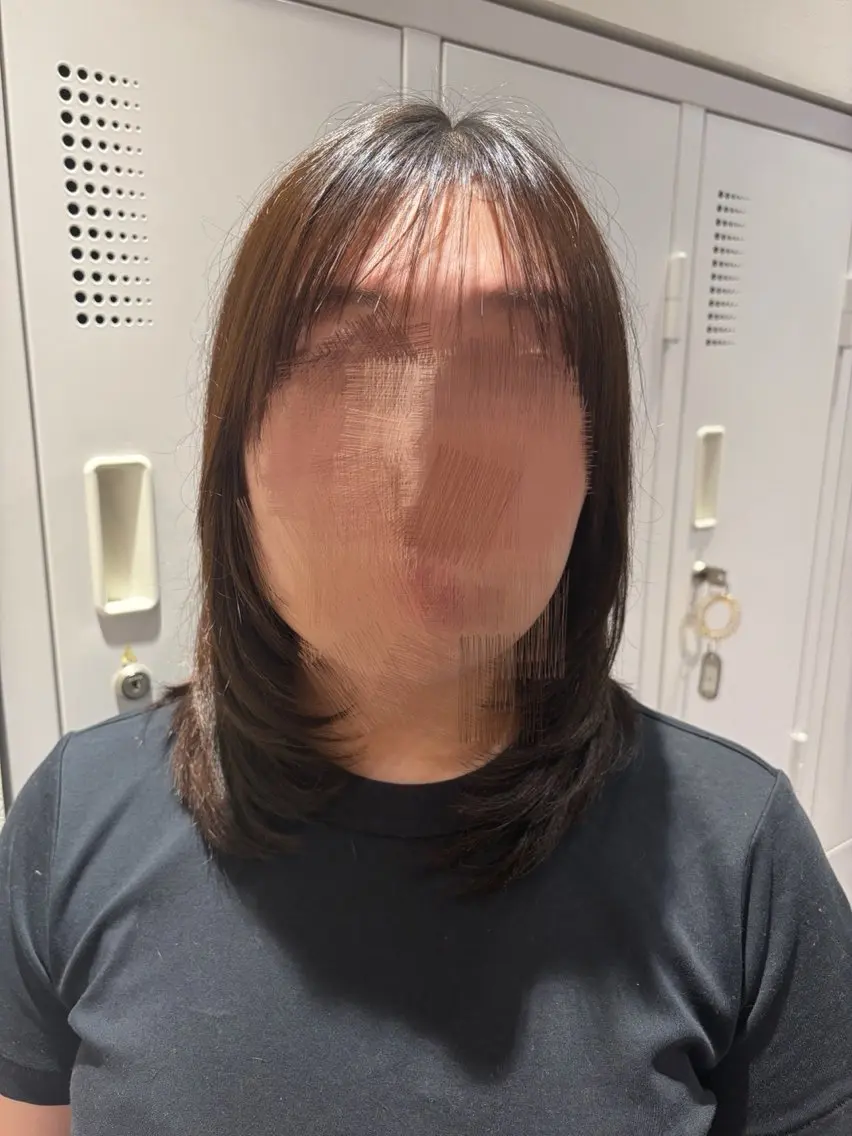 ミディアム レイヤーカット カット 泰中 玲音のヘアスタイル
