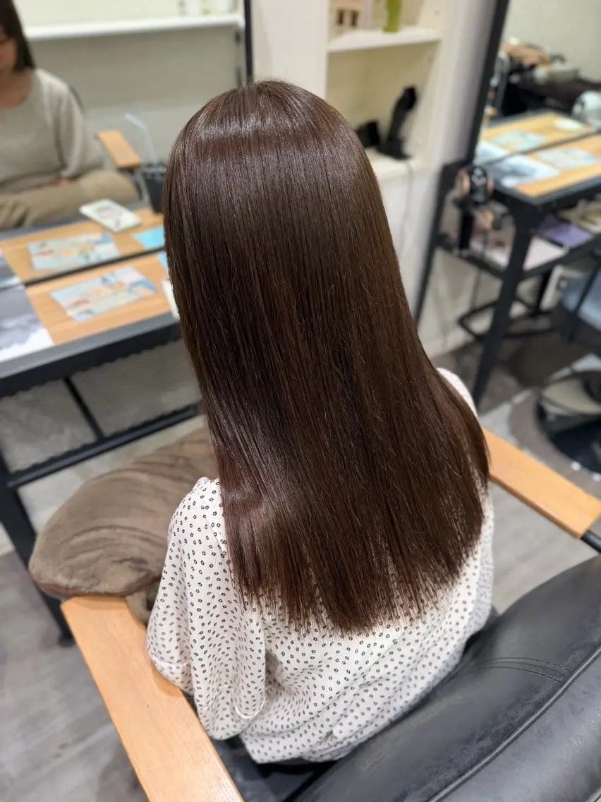 セミロング カラー ブラウンカラー オリーブブラウン カット ヘアカラー トリートメント Karin／ jrスタイリストのヘアスタイル